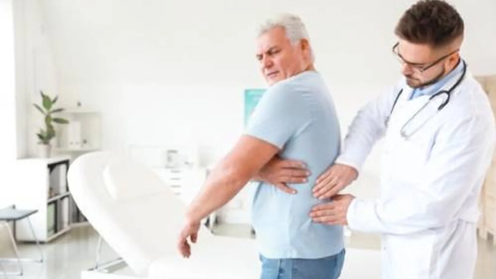 ¿Qué especialista trata la insuficiencia renal aguda?